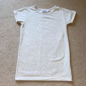 Girls Molo size 10 (140 cm) cream color t-shirt.